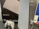 La PlayStation 5 con temática PlayStation ha despertado interés en Twitter. (Fuente de la imagen: @InstallBase)