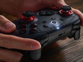 El 8BitDo Ultimate 2C Bluetooth ya está disponible en negro translúcido. (Fuente de la imagen: 8BitDo)