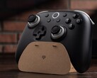 El mando inalámbrico 8BitDo Ultimate 3C+ incluye un soporte de cartón para montar tú mismo.