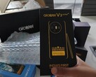 El Alcatel V3 Ultra vendrá con un lápiz óptico como el Galaxy S25 Ultra de Samsung. (Fuente de la imagen: Madhav Sheth)