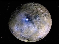 Una representación cromática mejorada del planeta enano Ceres (Fuente de la imagen: NASA, JPL-Caltech, UCLA, MPS, DLR e IDA)
