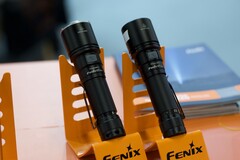 Linterna Fenix C7 Pro a la izquierda y C7 v2.0 a la derecha