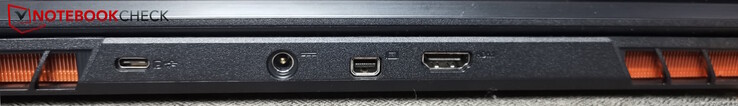 Traseros: USB-C 3.2 Gen2, alimentación, MiniDP, HDMI
