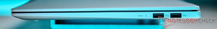 Derecha: 2x USB-A 3.2 Gen 1 (5 Gbit/s)
