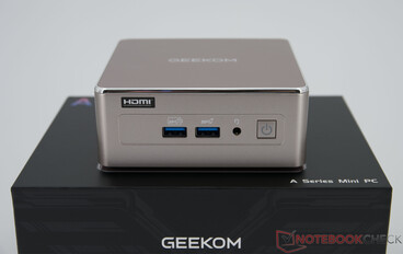 Geekom A5 2027 Edition - Conexiones en la parte frontal