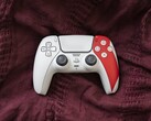 El mando inalámbrico Sony DualSense - God of War Edición Limitada 20º Aniversario ya está disponible para su compra en PS Direct por 84,99 dólares. (Fuente de la imagen: PlayStation)