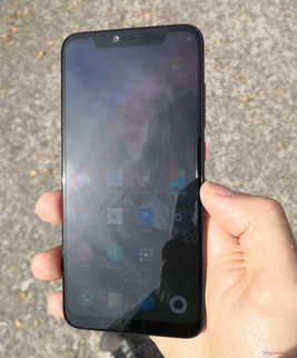 Reflexiones sobre la pantalla de Xiaomi Mi 8 Explorer Edition