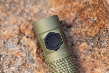 El interruptor lateral permite acceder a los cinco niveles de luminosidad.