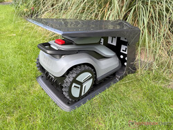 TerraMow V1000 en su garaje