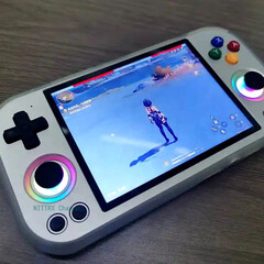 Se dice que el Anbernic RG477M tiene 14 mm de grosor y pesa 355 g. (Fuente de la imagen: vía Nittrx)