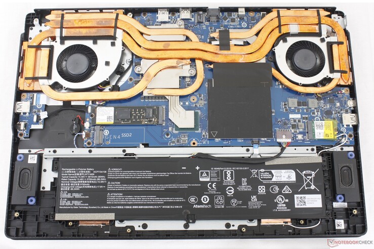 MSI Crosshair 18 HX AI soporta 2x DDR5 SODIMM y 2x M.2 2280 SSD upgrades