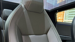 El interior del Cybertruck en el nuevo color Gris Táctico (imagen: DoberManPin-Sure)