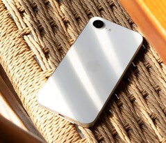 No se sabe si el iPhone 16e tendrá una continuación el año que viene. (Fuente de la imagen: Thai Nguyen)