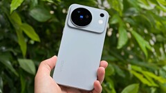 Se prevé que el vivo X500 cuente con una batería de gran capacidad, de 7500 mAh, y con el chipset Dimensity 9600M (en la imagen: el vivo X500).