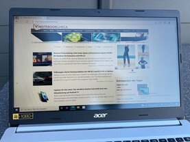 Acer Aspire 5 en la sombra