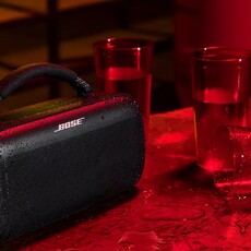 El SoundLink Max está fabricado para soportar salpicaduras y golpes (Fuente de la imagen: Bose)