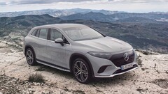 El fabricante de automóviles alemán ha presentado oficialmente la elegante variante SUV de su lujosa Clase S eléctrica llamada EQS (Imagen: Mercedes-Benz)