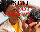 La Panasonic Lumix S9 se ha filtrado en todo su esplendor, incluido su objetivo de focal fija complementario, que estará disponible más tarde que el cuerpo de la cámara. (Fuente de la imagen: Andrea Pizzini - editado)