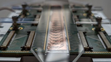 Los circuitos fotónicos integrados a base de vidrio de Ephos podrían ayudar a reducir el impacto medioambiental de la informática cuántica (Fuente de la imagen : Ephos)