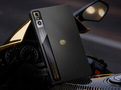 La variante Golden Saga parece ser exclusiva de China por ahora. En la imagen: la tableta para juegos en el colorway especial. (Fuente de la imagen: RedMagic)