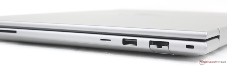 Derecha: Lector de tarjetas SD, ranura Nano SIM (opcional), USB-A (5 Gbps), RJ-45 (1 Gbps), ranura Nano Security lock