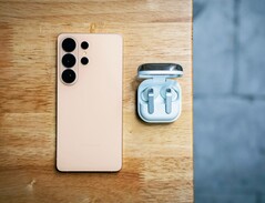 El sucesor del Samsung Galaxy S26 Ultra que aparece en la imagen recibirá un nuevo módulo de cámara.