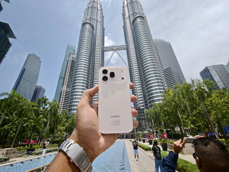 El Honor 600 Pro cuenta con una configuración de triple cámara trasera
