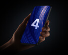 El anuncio de HyperOS 4 podría tener lugar ya en agosto de 2026. En la imagen: un teléfono Xiaomi con fondo de HyperOS.
