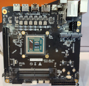 AMD Dragon Range mobo (Fuente de la imagen: WCCFTech)