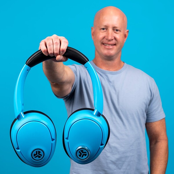 Los auriculares con altavoz JLab Blue XL son un producto de edición limitada.