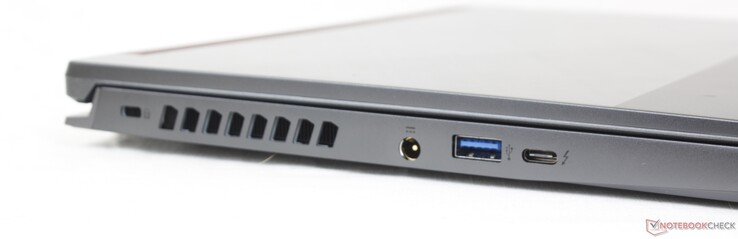 Izquierda: bloqueo Kensington, adaptador de CA, USB-A 3.2 Gen. 2, USB-C con Thunderbolt 4 + DisplayPort 1.4