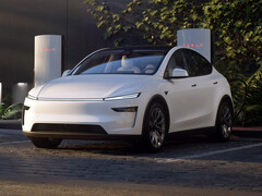 El nuevo Tesla Model Y en un Supercargador. (Fuente de la imagen: Tesla)