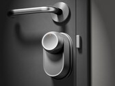 El SwitchBot Lock Ultra plateado (en la imagen) ya está disponible para pedidos anticipados. (Fuente de la imagen: SwitchBot)