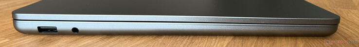 Izquierda: USB-A 3.2 Gen 1 (5 GBit/s), audio de 3,5 mm