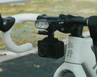 Un vistazo a la nueva luz para bicicleta, que se muestra aquí sin el ciclocomputador acoplado.