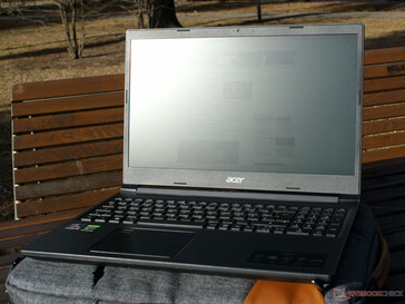 Acer Aspire 7 al aire libre