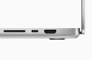 La selección de puertos incluye ranura SDXC, HDMI y tres puertos Thunderbolt 4. (Fuente de la imagen: Apple)