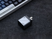 El nuevo cargador GaN de 45 W de Black Shark cuesta unos 12 dólares en China. En la imagen: el ladrillo de carga. (Fuente de la imagen: Black Shark)