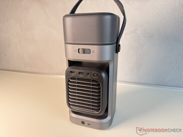 Parte trasera con USB-C (abajo) para alimentación, así como HDMI y co. cuando está desplegado