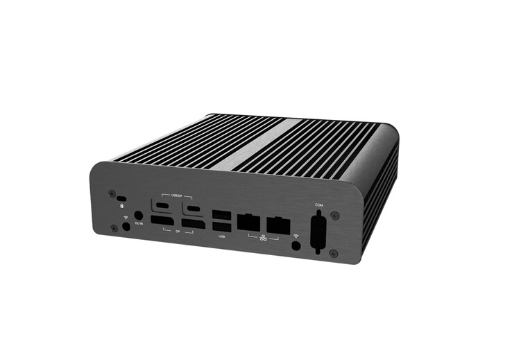 La carcasa con refrigeración pasiva conserva las entradas y salidas de la placa Asus NUC 16 Pro.