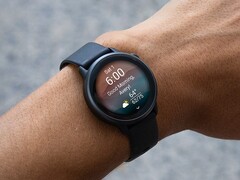 El smartwatch vivoactive 6 de Garmin (en la imagen) recibe una nueva actualización estable. (Fuente de la imagen: Garmin)