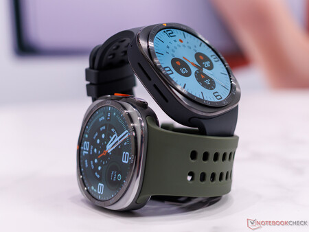 Samsung Galaxy Watch Ultra 2 en dos colores (en la imagen)