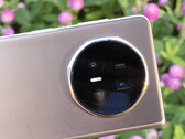 Honor utilizará la Magic V5 para mostrar una nueva cámara con teleobjetivo de 70 mm. (Fuente de la imagen: fenibook)