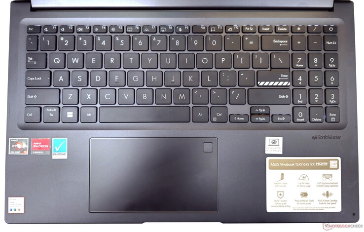 El VivoBook 15X ofrece una experiencia de escritura y navegación decente