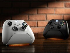 La base de carga 8BitDo Ultimate para mandos de Xbox en blanco y negro.