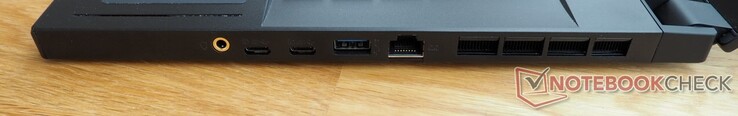 Lado derecho: Toma de audio, 2 USB-C 3.2 Gen 2 incl. DisplayPort, USB-A 3.2 Gen 2, LAN RJ45