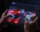 La tableta para juegos Legion Y900 de 13 pulgadas incorporará el Snapdragon 8 Elite Gen 5. En la imagen: una imagen promocional que muestra la tableta ejecutando un juego de carreras.