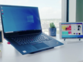 Un portátil con Windows emparejado de forma inalámbrica con el adaptador Luna Display a un iPad. (Imagen: Luna Display)