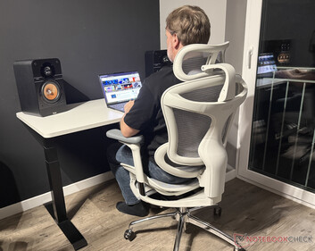 En general, la Sihoo Doro C300 le permite sentarse cómodamente en el trabajo