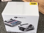 El DJI Mini 3 Pro con su nuevo mando RC Pro. (Fuente de la imagen: @JasperEllens)